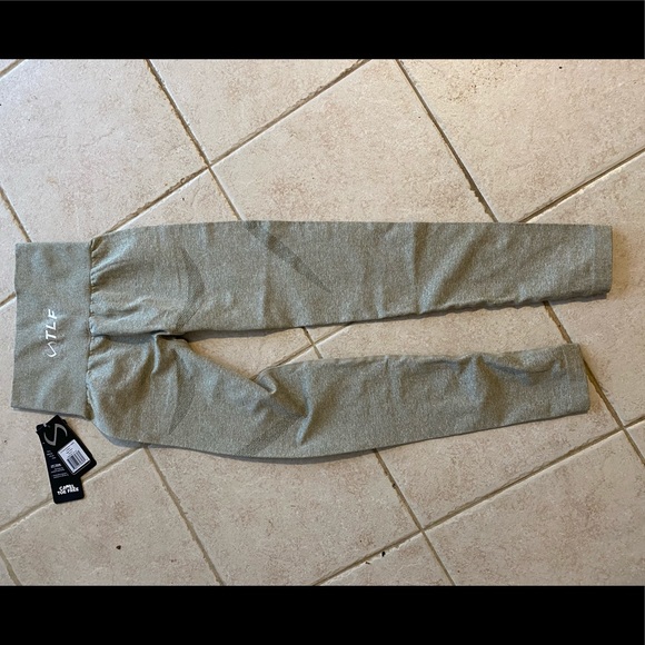 TLF New Leggings - Picture 2 of 5